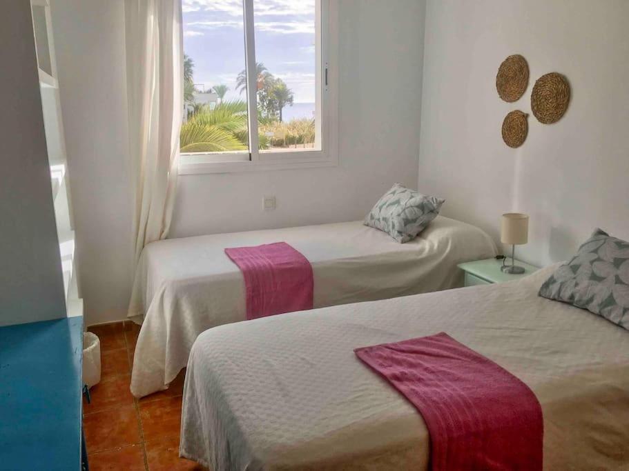 Three Bedroom House By The Sea أغوا امارجا المظهر الخارجي الصورة